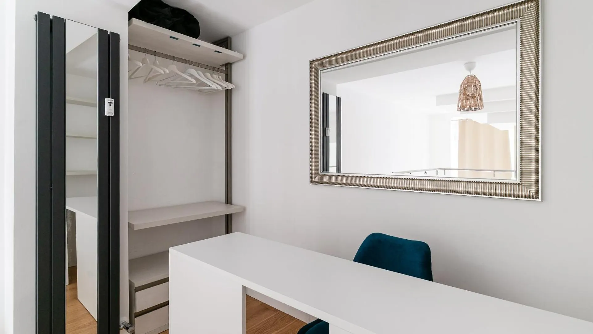 아파트 Porta Romana Moderno Loft Di Design 밀라노